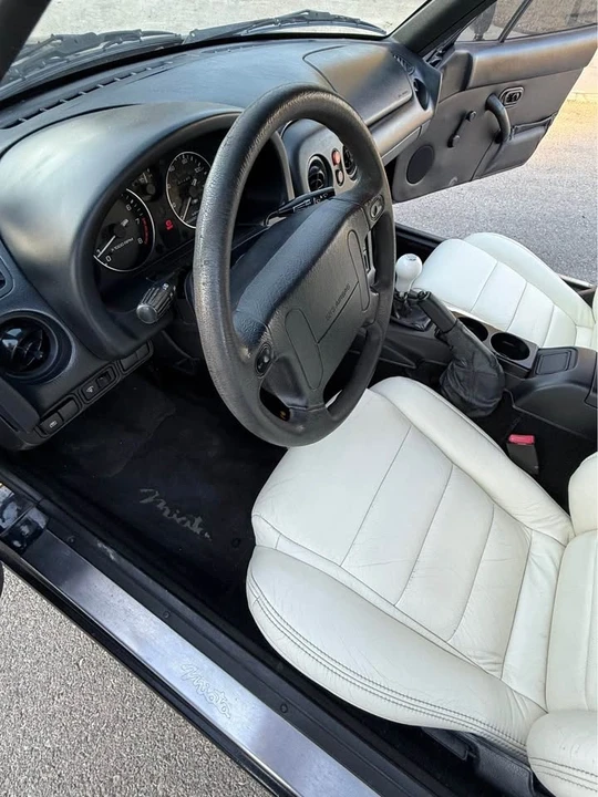 1995 Mazda NA MX-5 Miata - Image 6 of 13