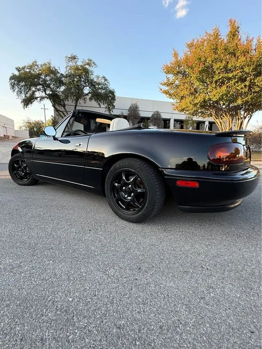 1995 Mazda NA MX-5 Miata - Image 8 of 13