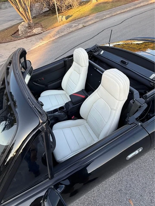1995 Mazda NA MX-5 Miata - Image 10 of 13