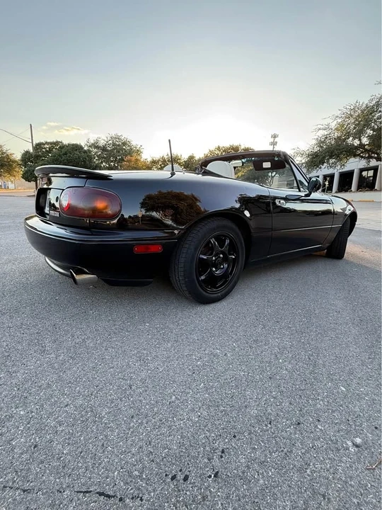 1995 Mazda NA MX-5 Miata - Image 4 of 13