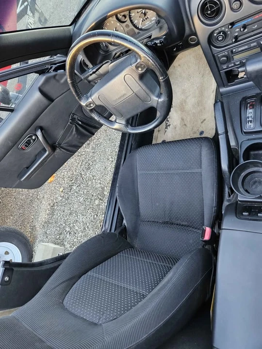 1995 Mazda NA MX-5 Miata - Image 5 of 20