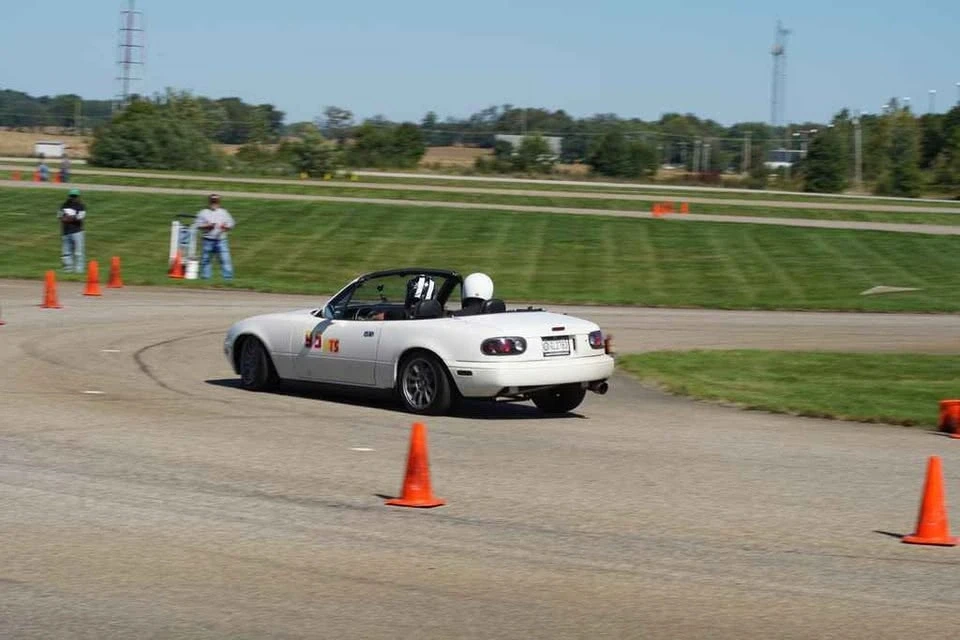 1995 Mazda NA MX-5 Miata - Image 5 of 11