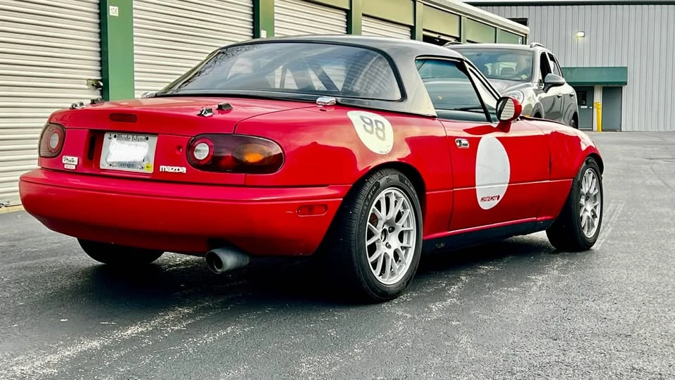 1995 Mazda NA MX-5 Miata - Image 17 of 18
