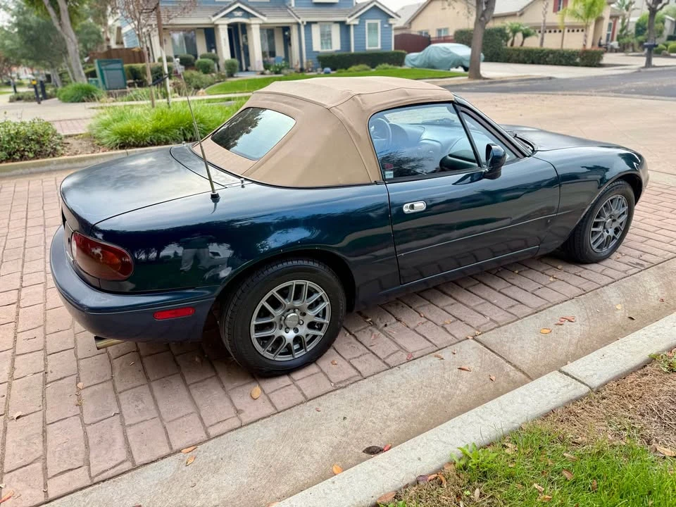 1995 Mazda NA MX-5 Miata - Image 5 of 14