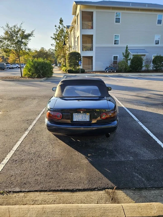 1995 Mazda NA MX-5 Miata - Image 5 of 8