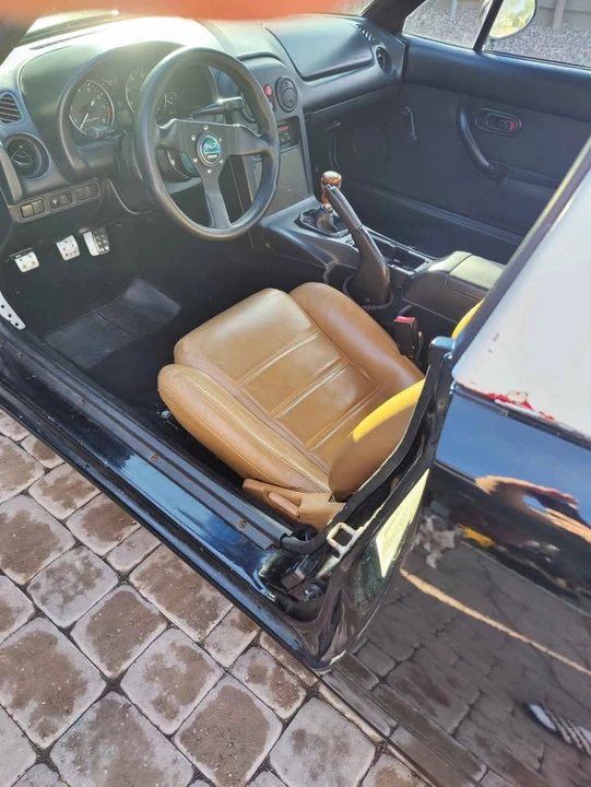 1995 Mazda NA MX-5 Miata - Image 9 of 20