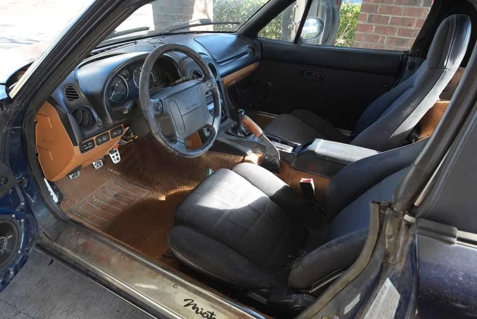 1995 Mazda NA MX-5 Miata - Image 6 of 9