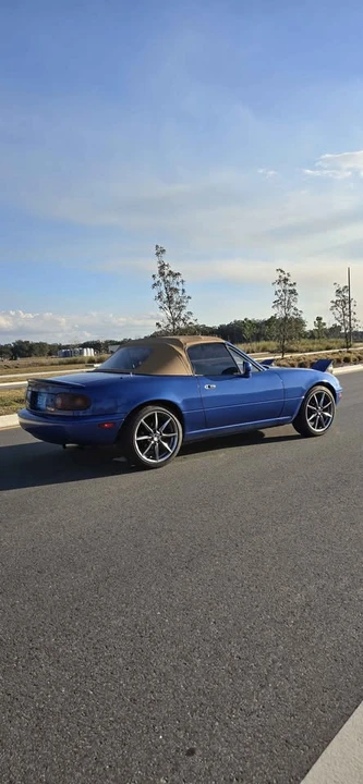 1995 Mazda NA MX-5 Miata - Image 5 of 11