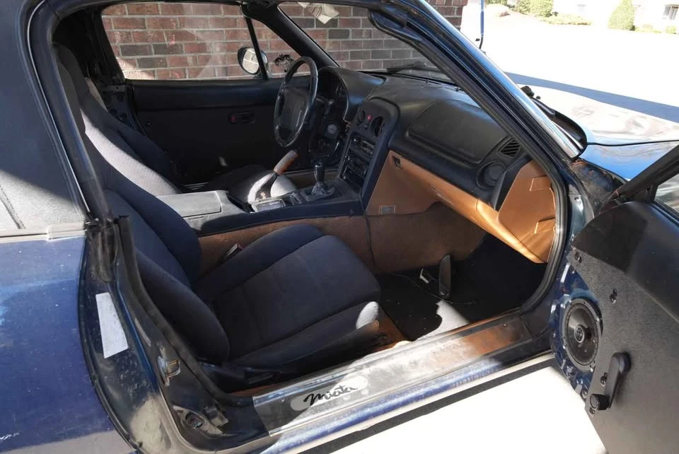 1995 Mazda NA MX-5 Miata - Image 7 of 9