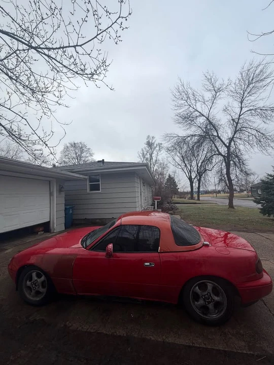 1995 Mazda NA MX-5 Miata - Image 5 of 9