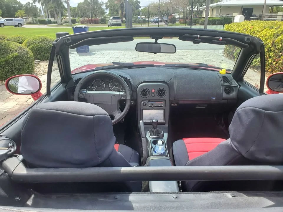 1995 Mazda NA MX-5 Miata - Image 6 of 10