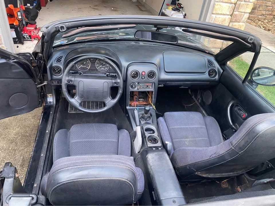 1995 Mazda NA MX-5 Miata - Image 6 of 10