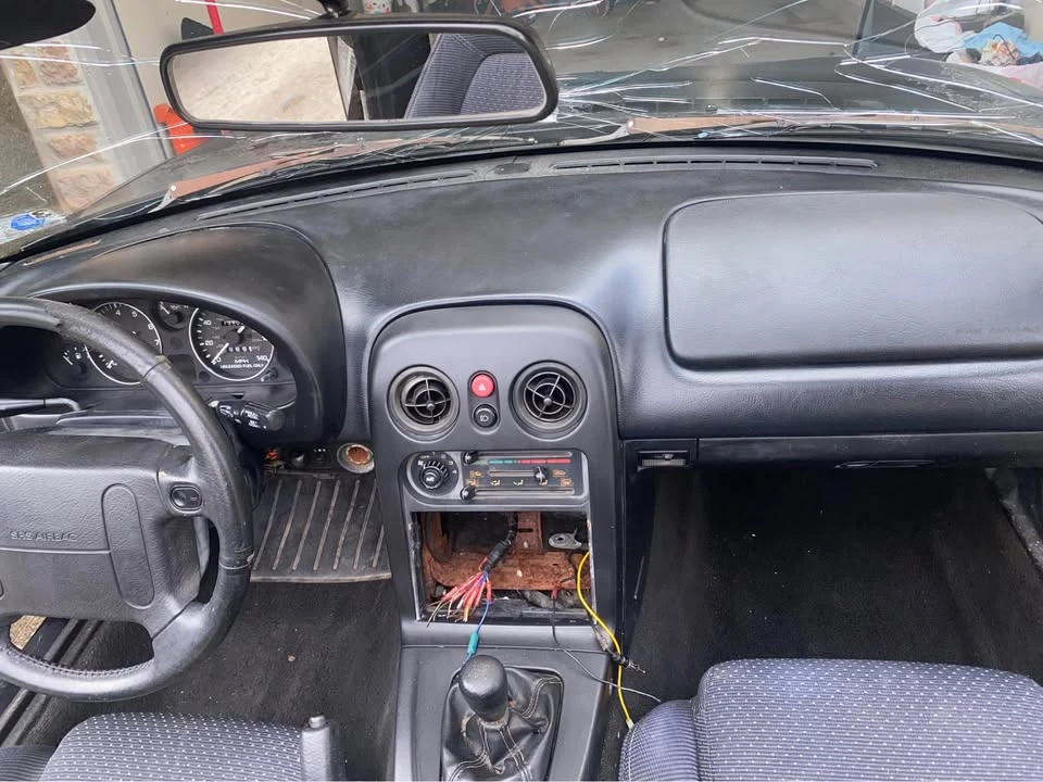 1995 Mazda NA MX-5 Miata - Image 9 of 10