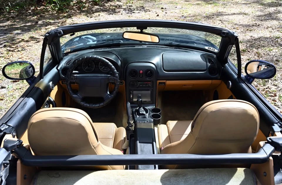 1995 Mazda NA MX-5 Miata - Image 9 of 10