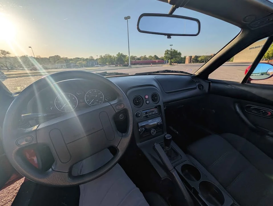 1995 Mazda NA MX-5 Miata - Image 6 of 9