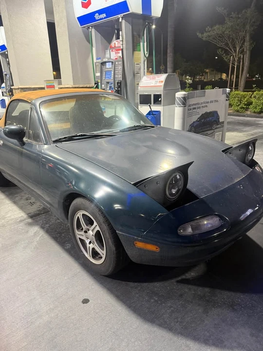 1995 Mazda NA MX-5 Miata - Image 6 of 8