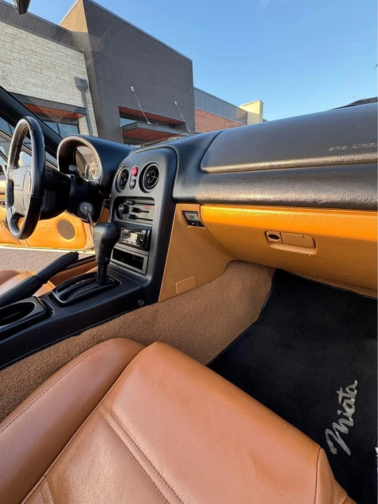 1995 Mazda NA MX-5 Miata - Image 17 of 20