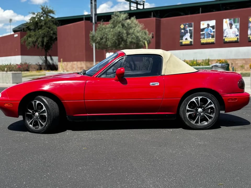 1995 Mazda NA MX-5 Miata - Image 2 of 11