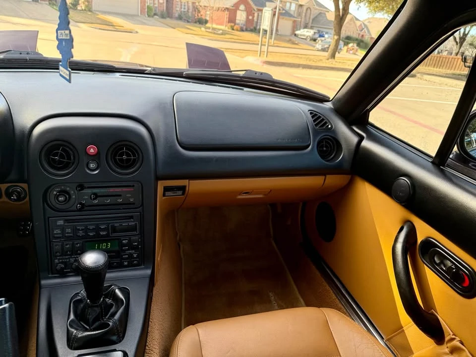 1995 Mazda NA MX-5 Miata - Image 16 of 18