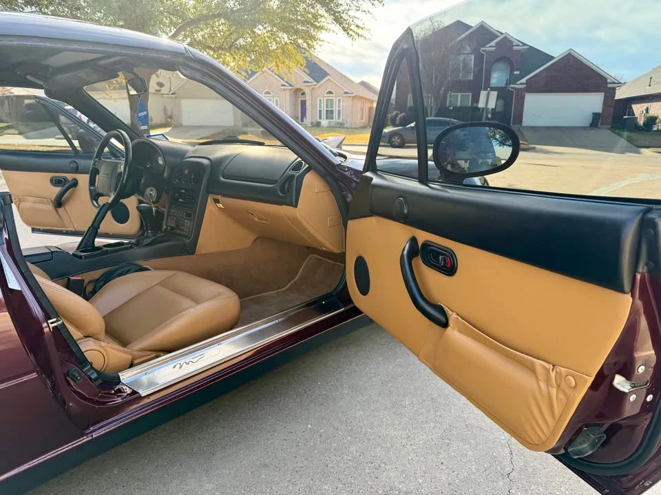 1995 Mazda NA MX-5 Miata - Image 11 of 18