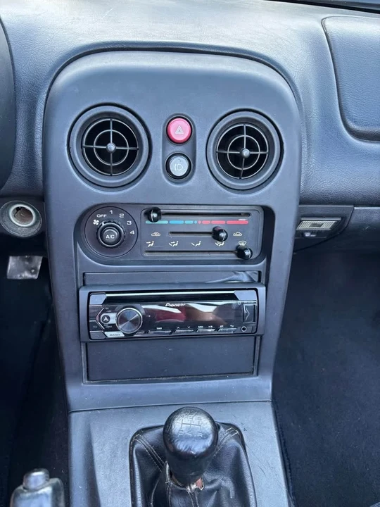1995 Mazda NA MX-5 Miata - Image 7 of 11