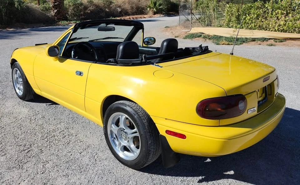 1995 Mazda NA MX-5 Miata - Image 7 of 10