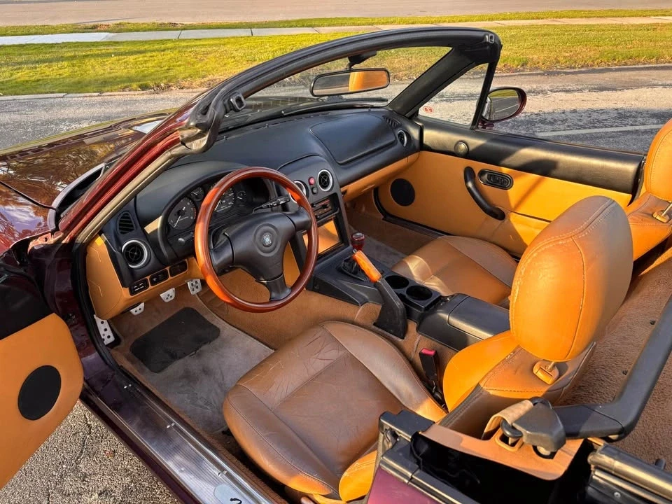 1995 Mazda NA MX-5 Miata - Image 11 of 17