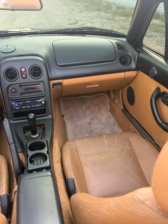 1995 Mazda NA MX-5 Miata - Image 13 of 18