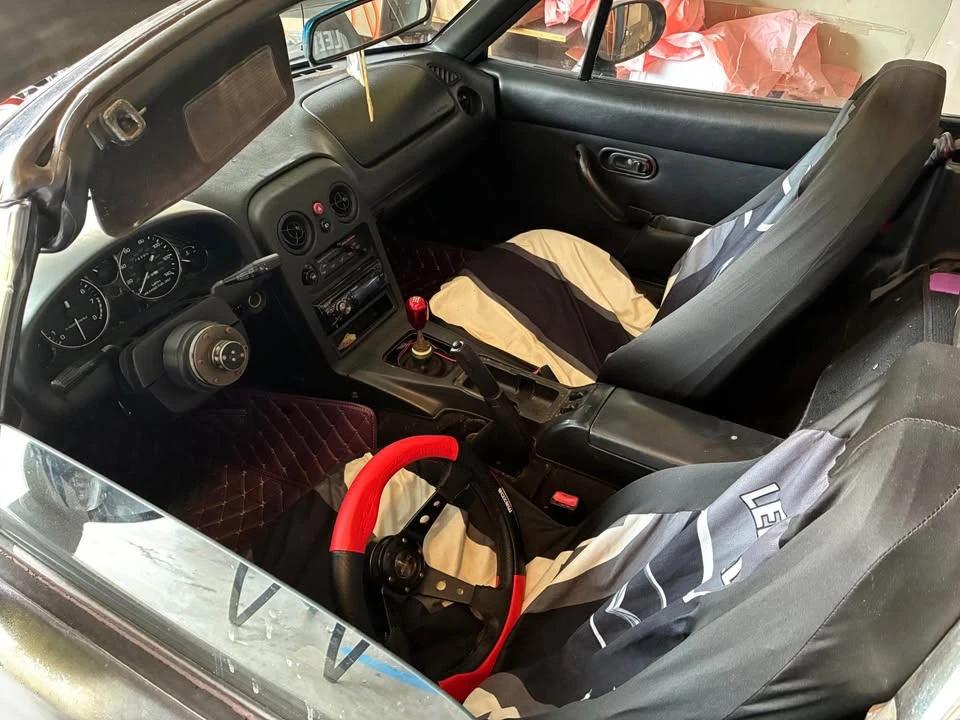 1995 Mazda NA MX-5 Miata - Image 5 of 11