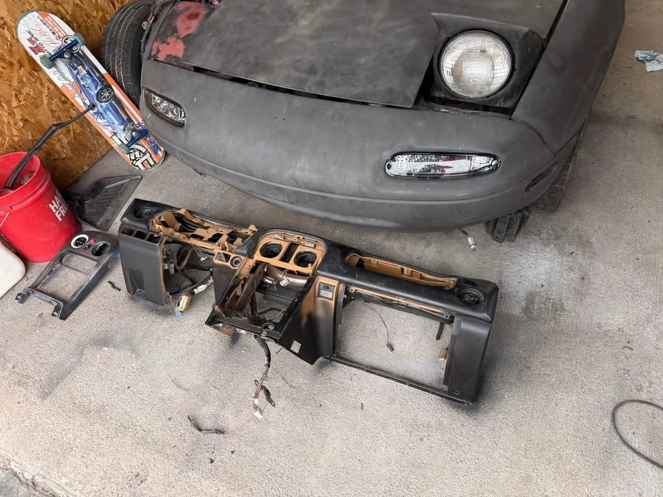 1995 Mazda NA MX-5 Miata - Image 2 of 19