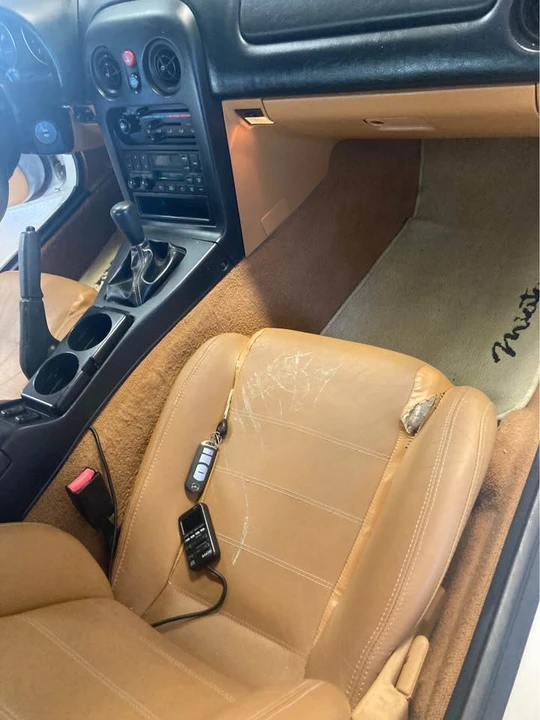 1995 Mazda NA MX-5 Miata - Image 9 of 9