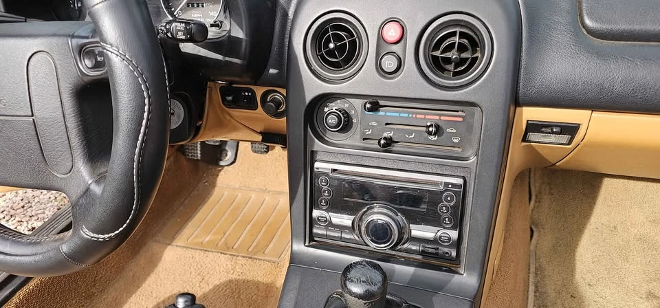 1995 Mazda NA MX-5 Miata - Image 11 of 14