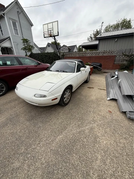 1995 Mazda NA MX-5 Miata - Image 8 of 10