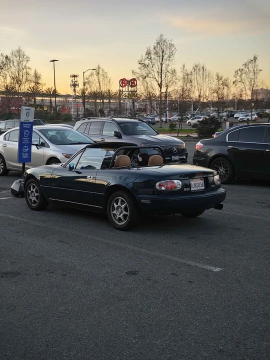 1995 Mazda NA MX-5 Miata - Image 5 of 16