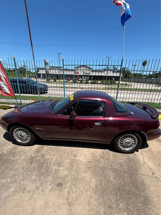 1995 Mazda NA MX-5 Miata - Image 2 of 18