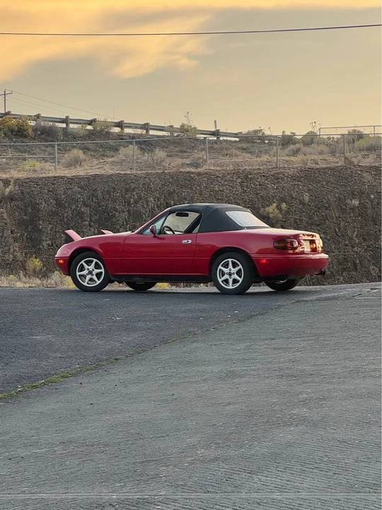 1995 Mazda NA MX-5 Miata - Image 6 of 8