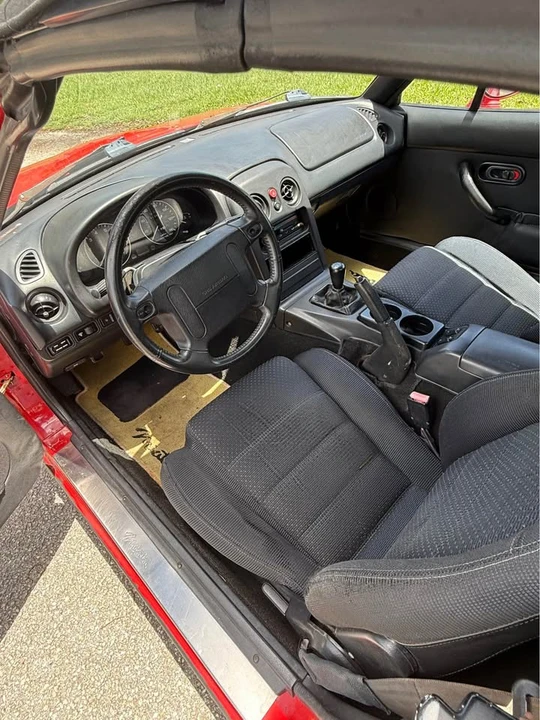 1995 Mazda NA MX-5 Miata - Image 8 of 9