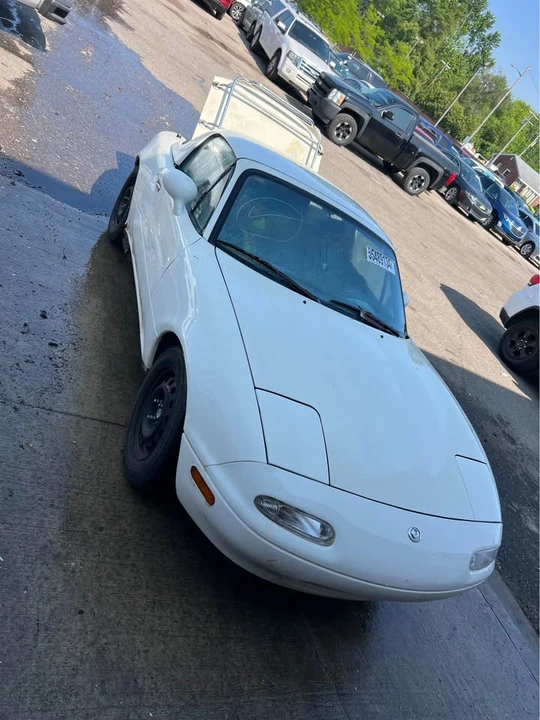 1995 Mazda NA MX-5 Miata - Image 2 of 5