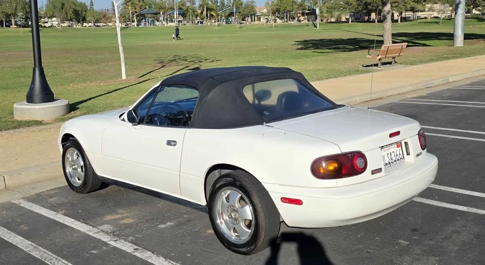 1995 Mazda NA MX-5 Miata - Image 7 of 9