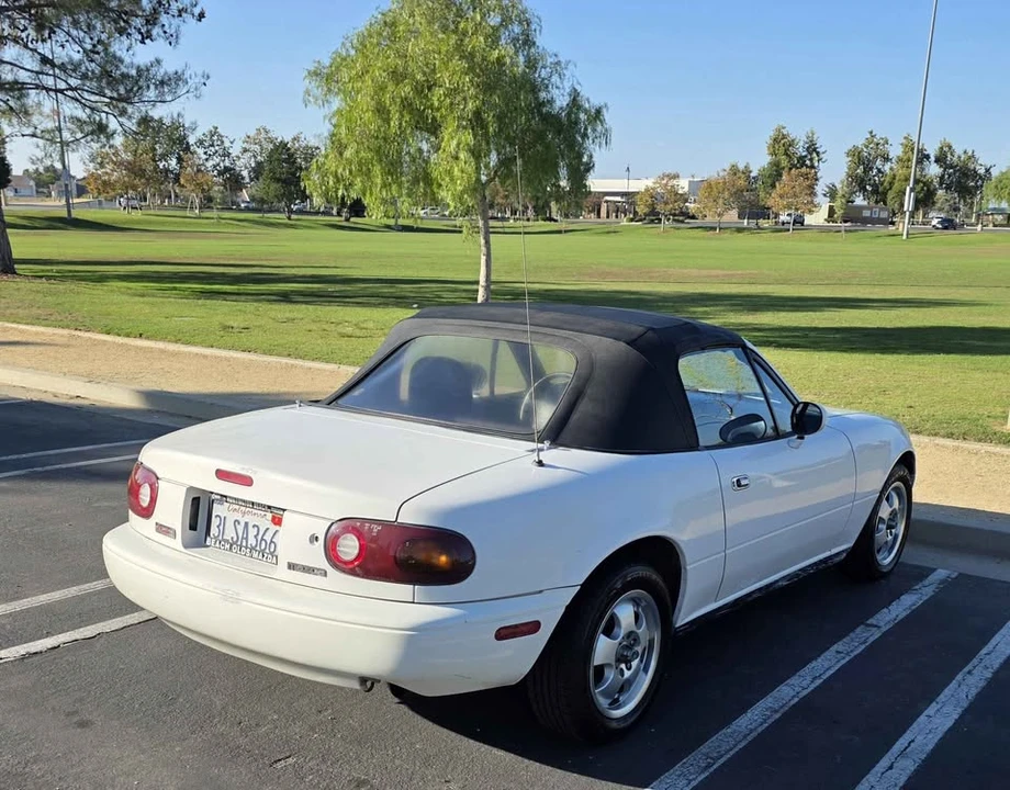 1995 Mazda NA MX-5 Miata - Image 5 of 9