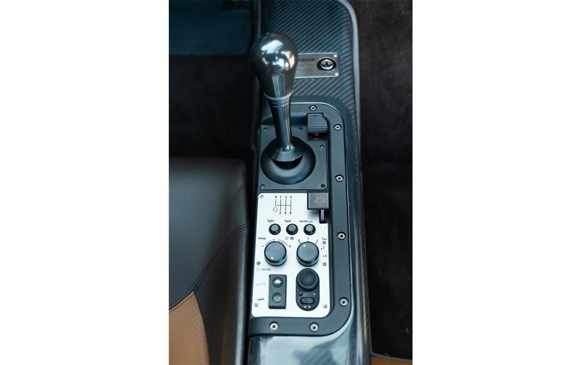 1995 McLaren F1 - Image 31 of 31