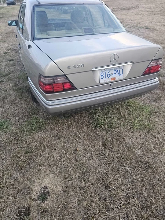 1995 Mercedes-Benz W124 E-Class - Image 4 of 7