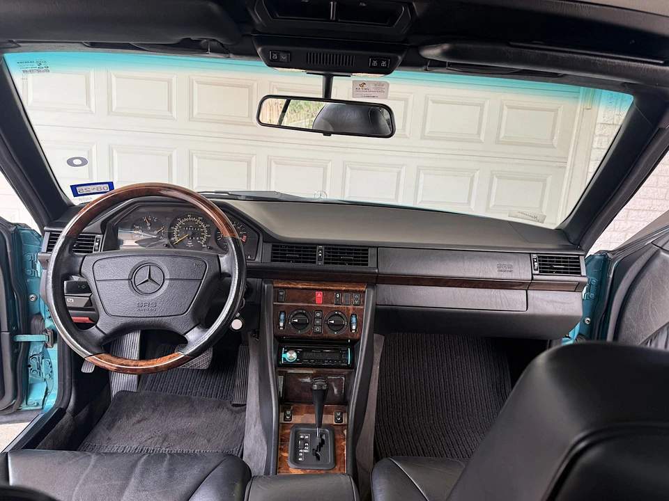 1995 Mercedes-Benz W124 E-Class - Image 29 of 31