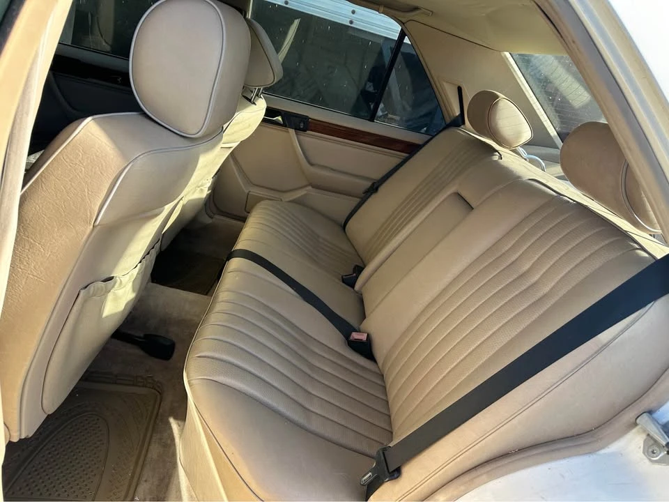 1995 Mercedes-Benz W124 E-Class - Image 7 of 10