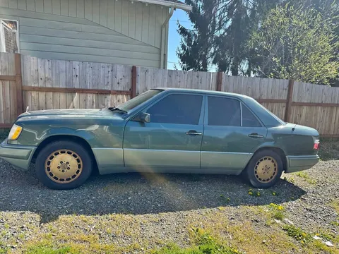 1995 Mercedes-Benz 300 D Sedan 4D