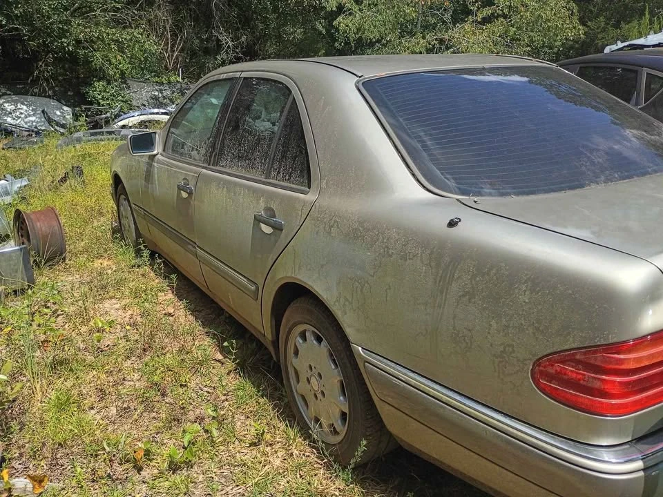 1995 Mercedes-Benz W124 E-Class - Image 2 of 8