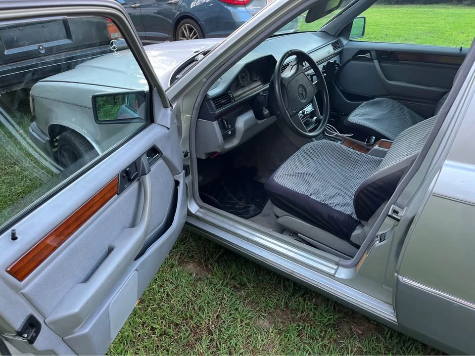 1995 Mercedes-Benz W124 E-Class - Image 4 of 7