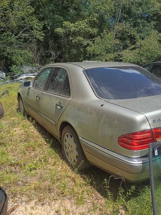 1995 Mercedes-Benz W124 E-Class - Image 6 of 8
