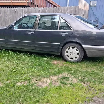 1995 Mercedes-Benz 300 SD Sedan 4D