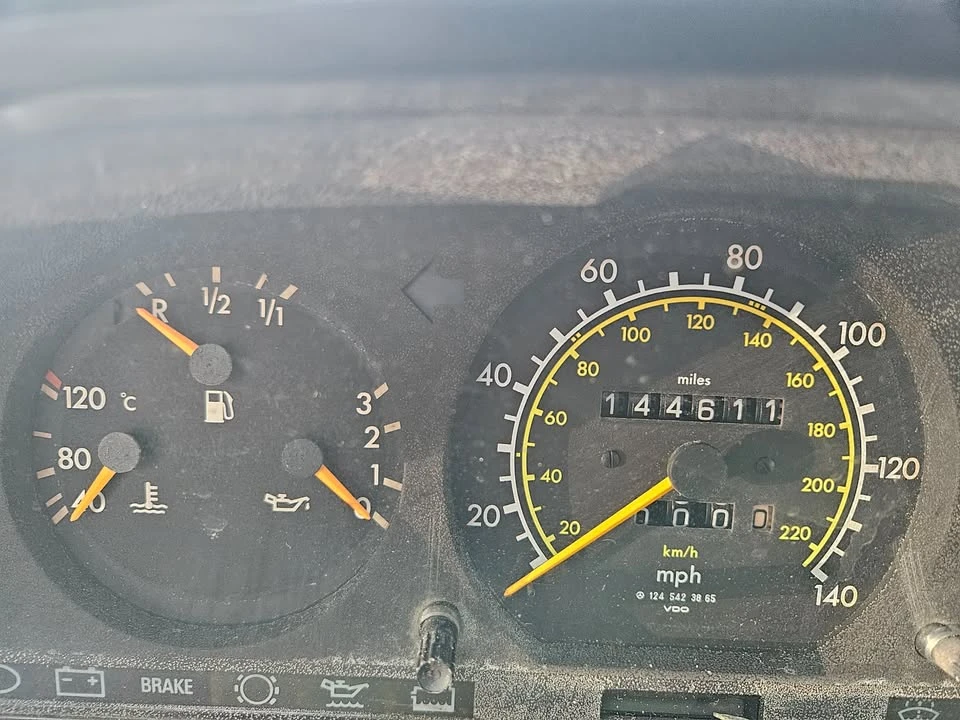 1995 Mercedes-Benz W124 E-Class - Image 12 of 15
